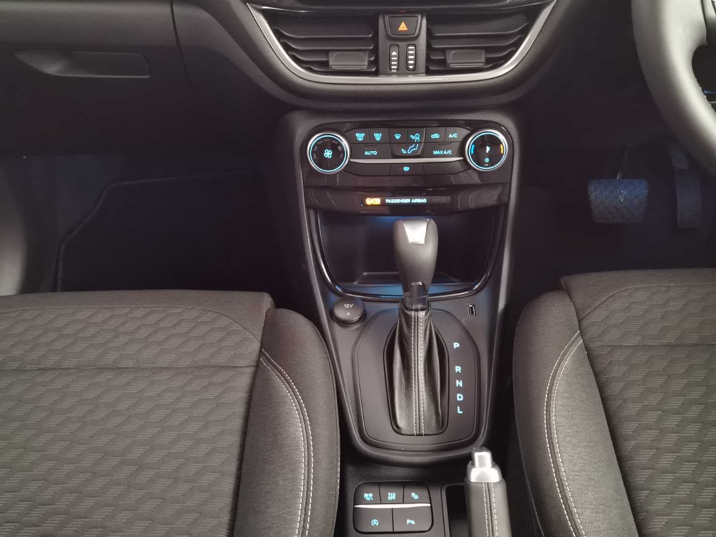 FORD PUMA 1.0T ECOBOOST TITANIUM A/T image 11
