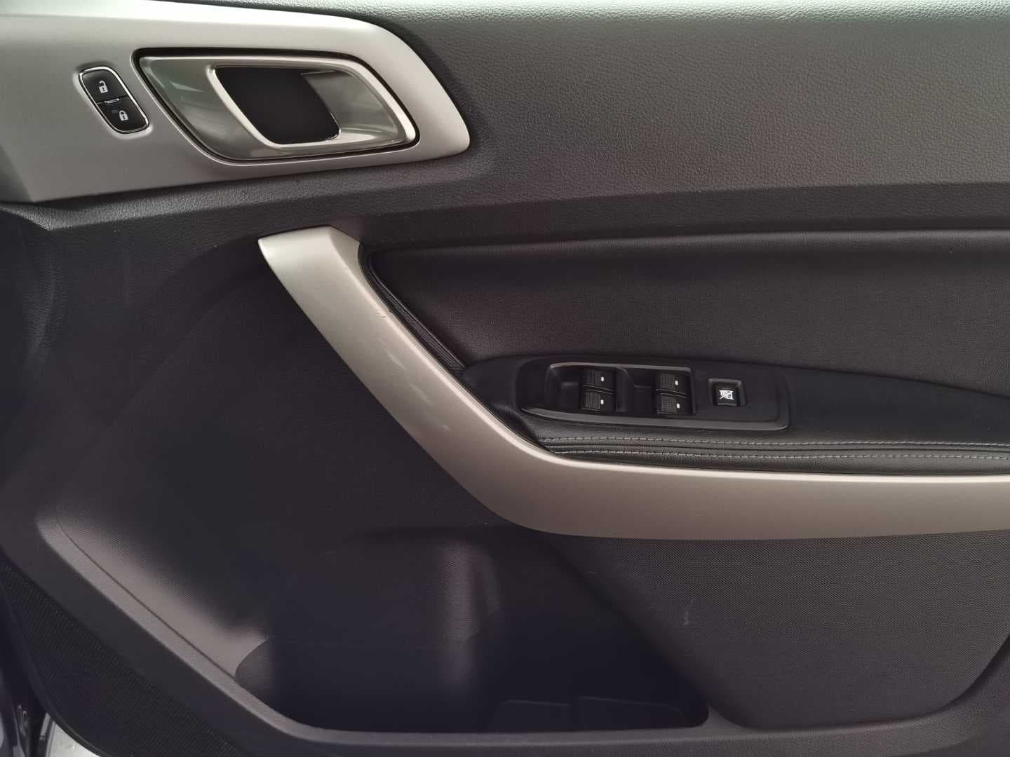 FORD EVEREST 2.0D XLT A/T image 12