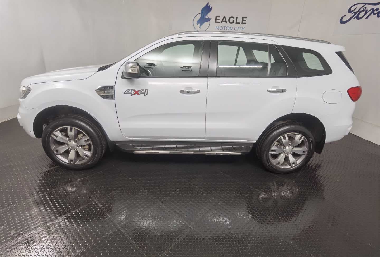 FORD EVEREST 3.2 TDCi LTD 4X4 A/T image 11