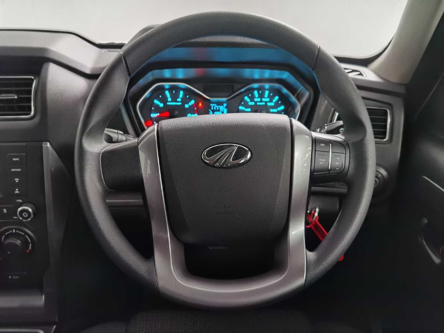 MAHINDRA PIK UP 2.2 mHAWK S6 KAROO A/T P/U D/C image 18