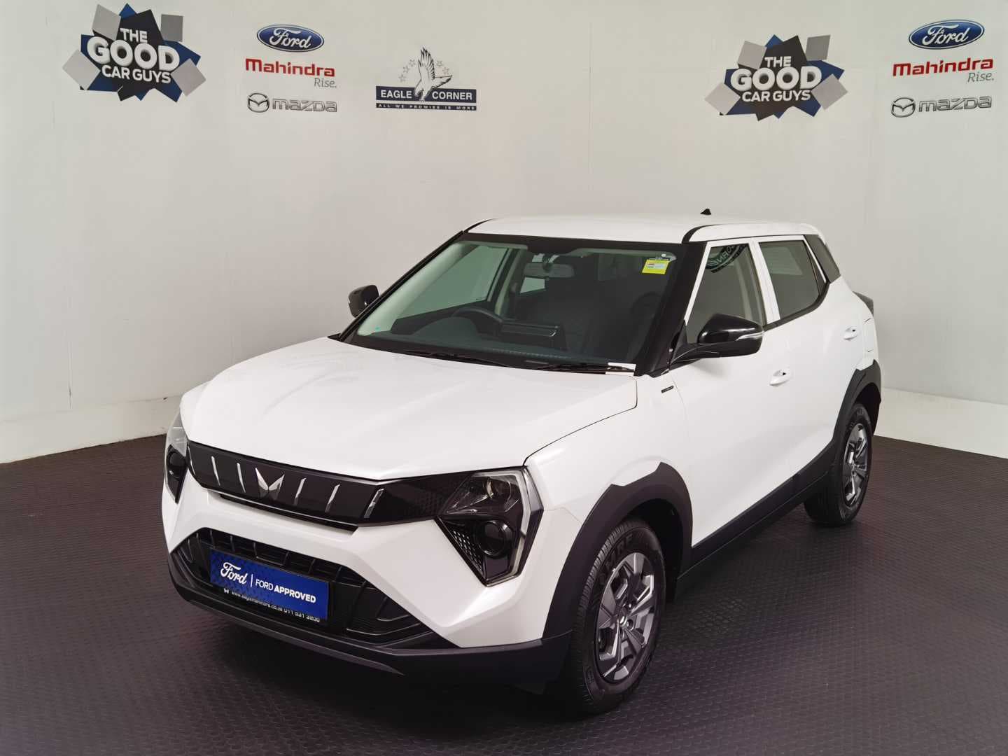MAHINDRA XUV3XO 1.2T MX2 A/T image 3