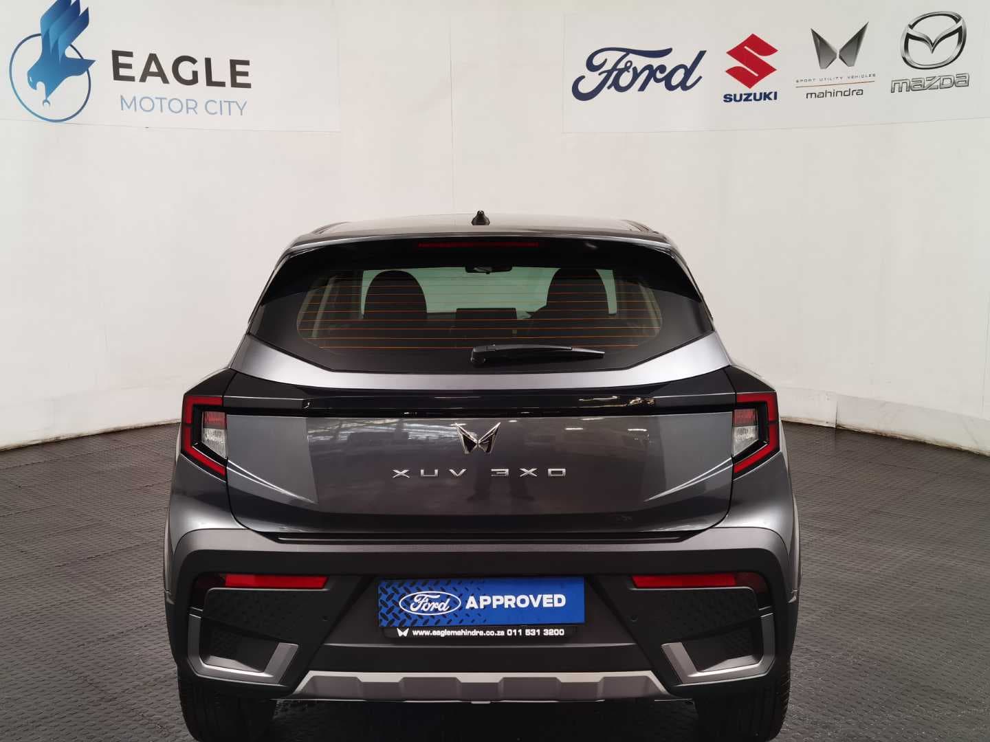 MAHINDRA XUV3XO 1.2T MX3 A/T image 7