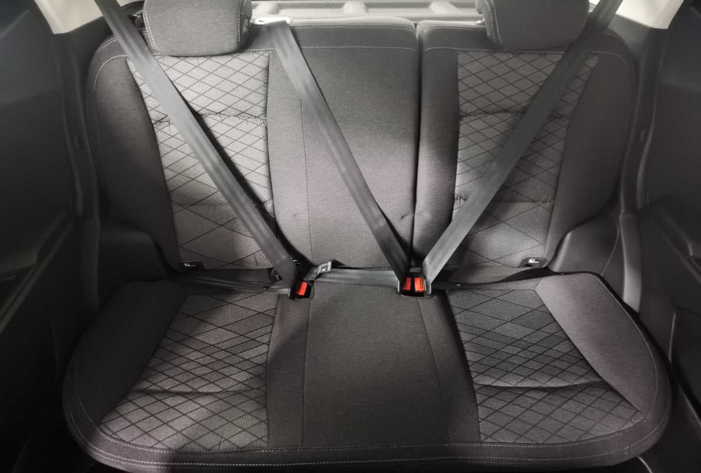 MAHINDRA XUV3XO 1.2T MX3 A/T image 15