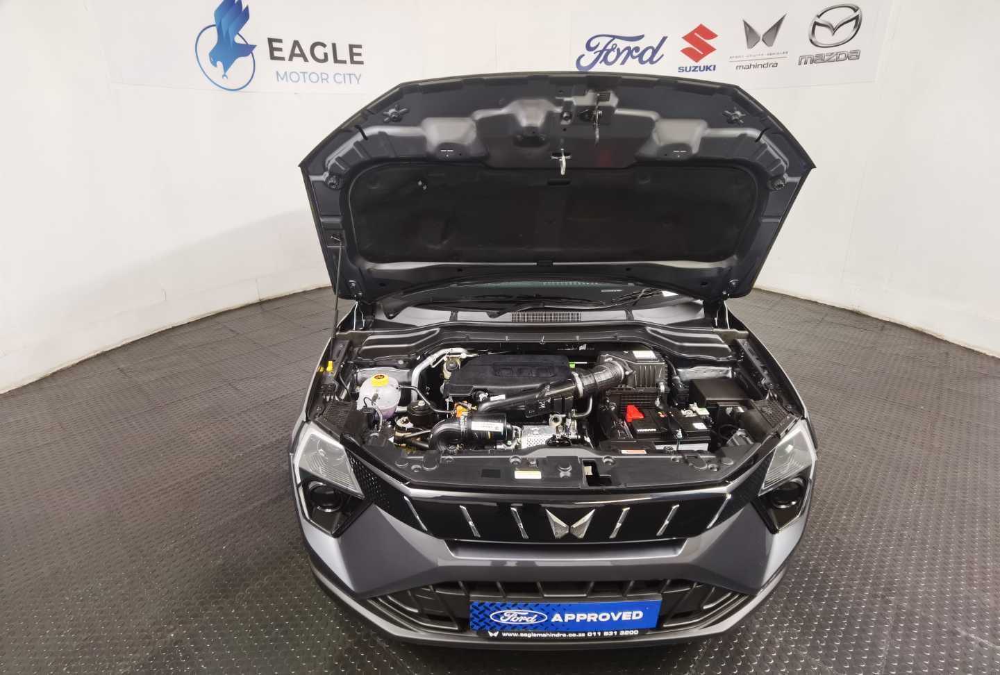 MAHINDRA XUV3XO 1.2T MX3 A/T image 4
