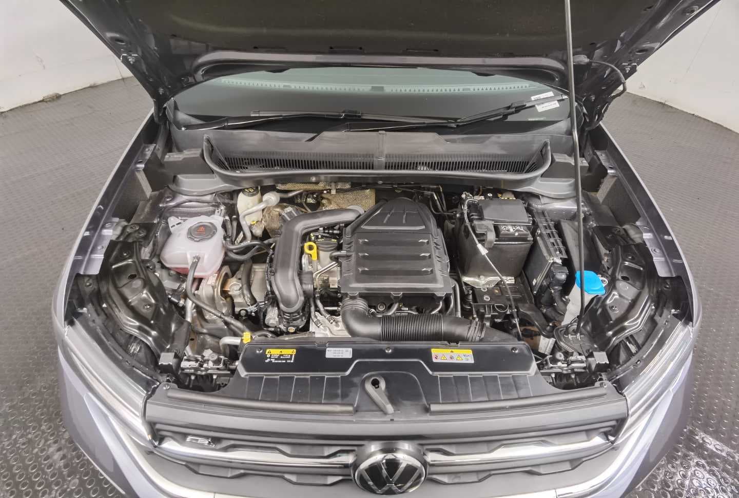 VOLKSWAGEN T-CROSS 1.0 TSI R-LINE DSG image 5