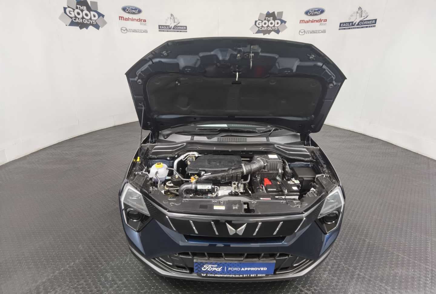 MAHINDRA XUV3XO 1.2T AX5 A/T image 4