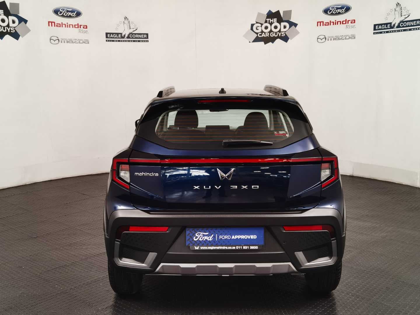 MAHINDRA XUV3XO 1.2T AX5 A/T image 7