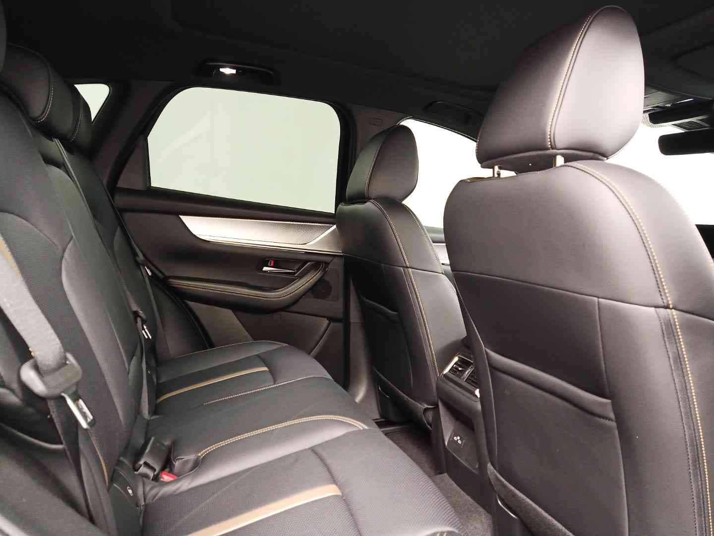 MAZDA CX-60 3.3L DE TAKUMI AWD A/T image 16